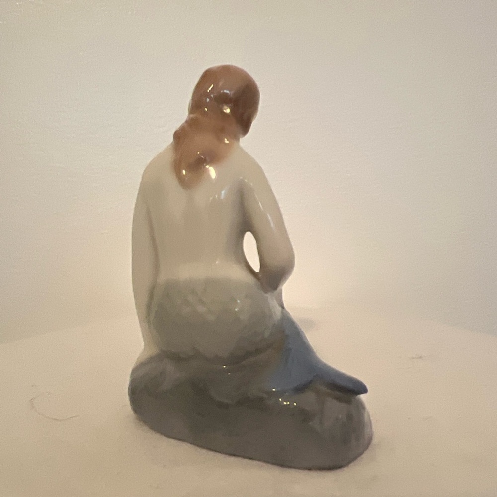 VINTAGE LITTLE MERMAID CERAMIC PORCELAIN GLAZED FIGURINE 3.5” Blond